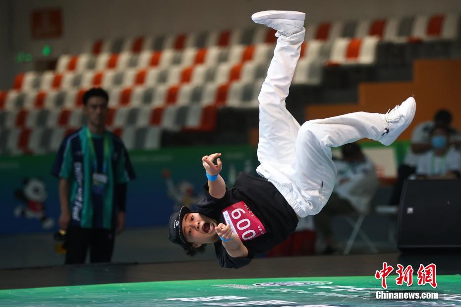 一个月内两次夺冠！霹雳舞小将刘清漪寄望巴黎