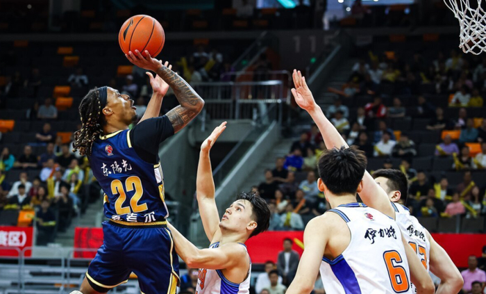 广东男篮第二阶段遭遇三连败 麦考尔状态低迷成