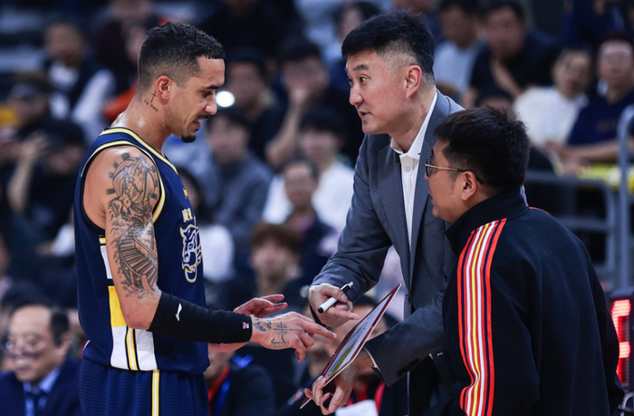 广东男篮第二阶段遭遇三连败 麦考尔状态低迷成