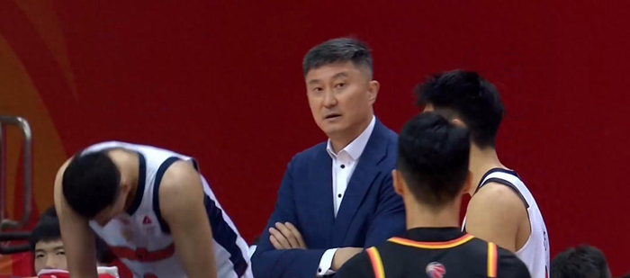 京粤巅峰对决引爆CBA常规赛 竞争季后赛席位成焦