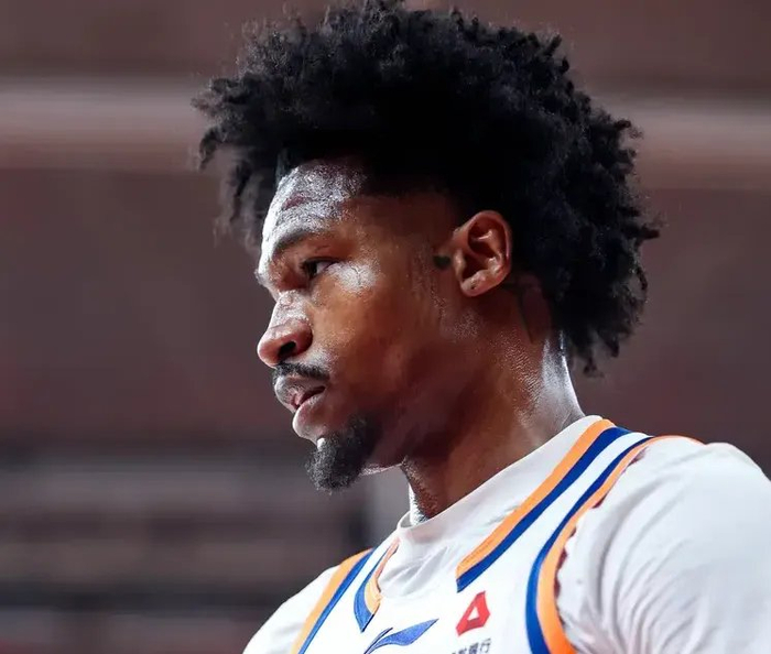 上海男篮客场力克山西 队内轮换球员扛起胜利重