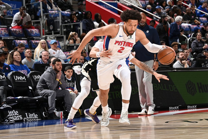 坎宁安复出助活塞大胜雄鹿 伤病困扰或成评奖关