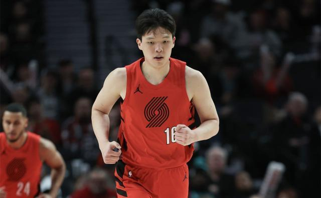 杨瀚森休赛期苦练防守与三分球，备战NBA未来